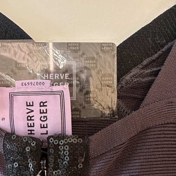 Herve Leger sequence cap sleeve dress - Picture 10 of 11